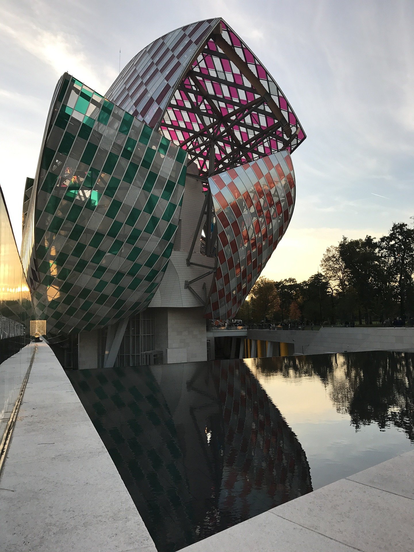 Fondation Louis Vuitton: Frank Gehry Reflects on the Making of an