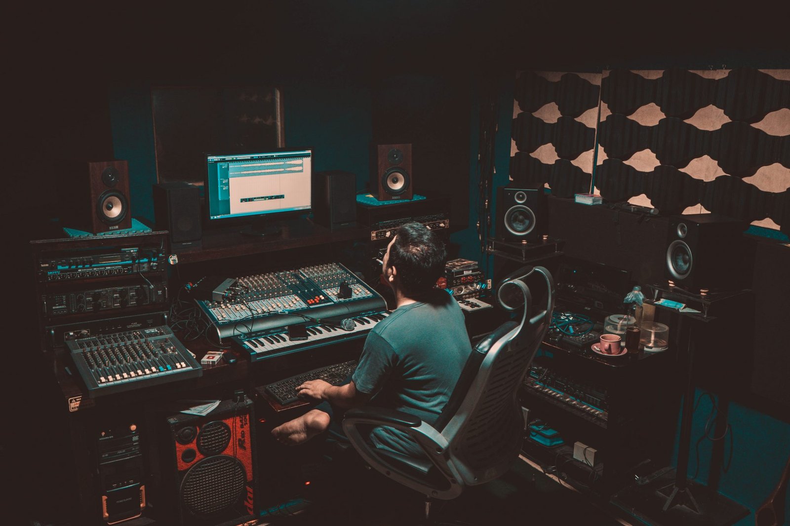 DIY Recording Studio At Home: Here's What You Need | The Fox Magazine